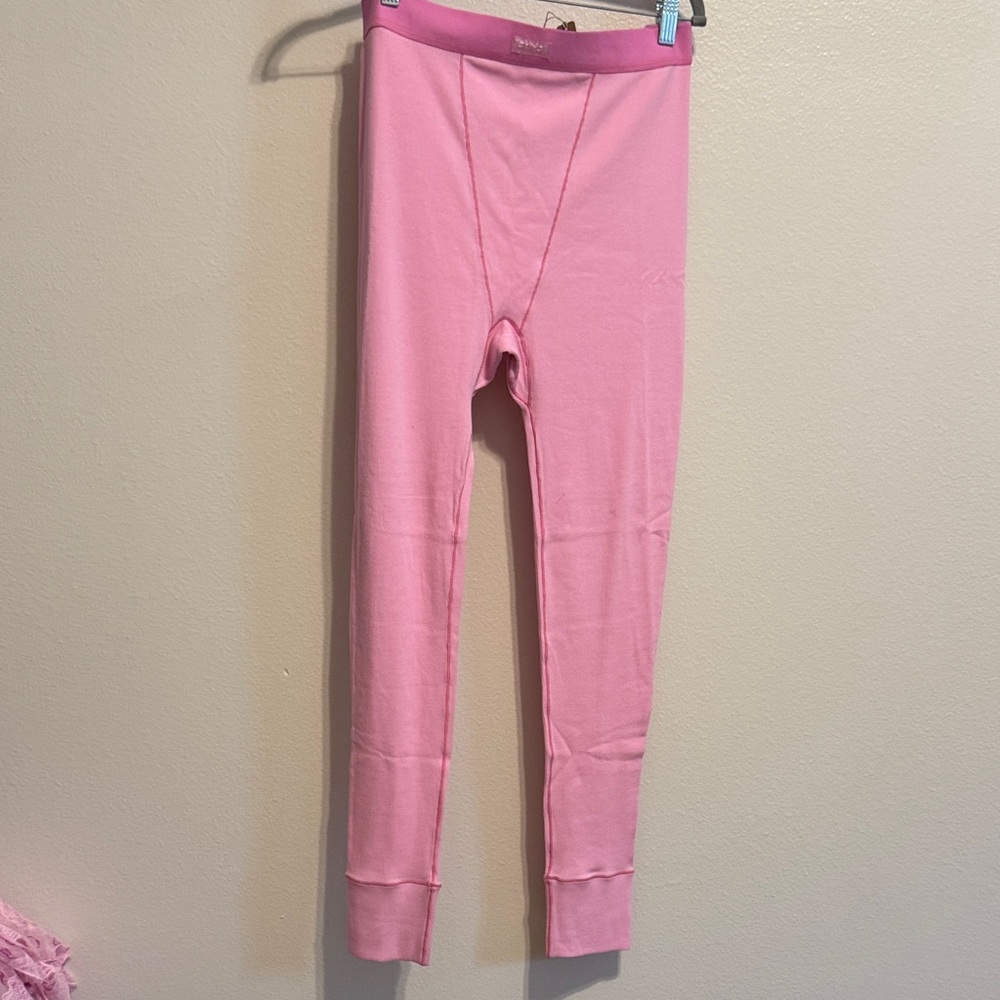 SKIMS Pink Leggings